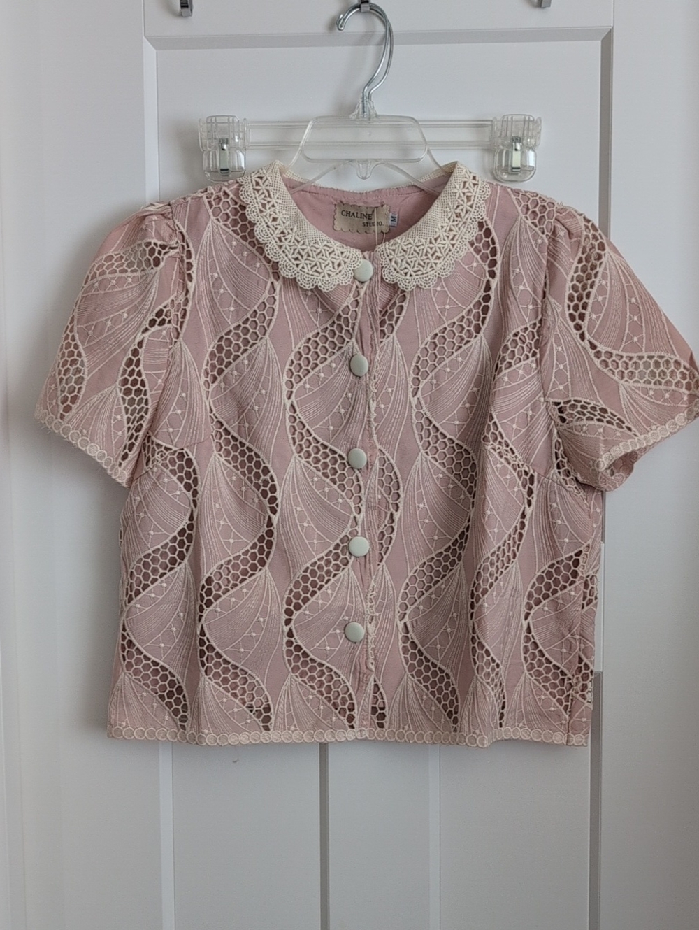 Women's Eyelet Style Top Size M